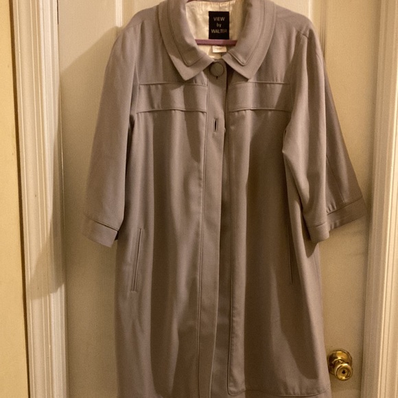 View by Walter coat Sz XL Collared button closure, lined 3/4 Sleeves - Picture 2 of 10